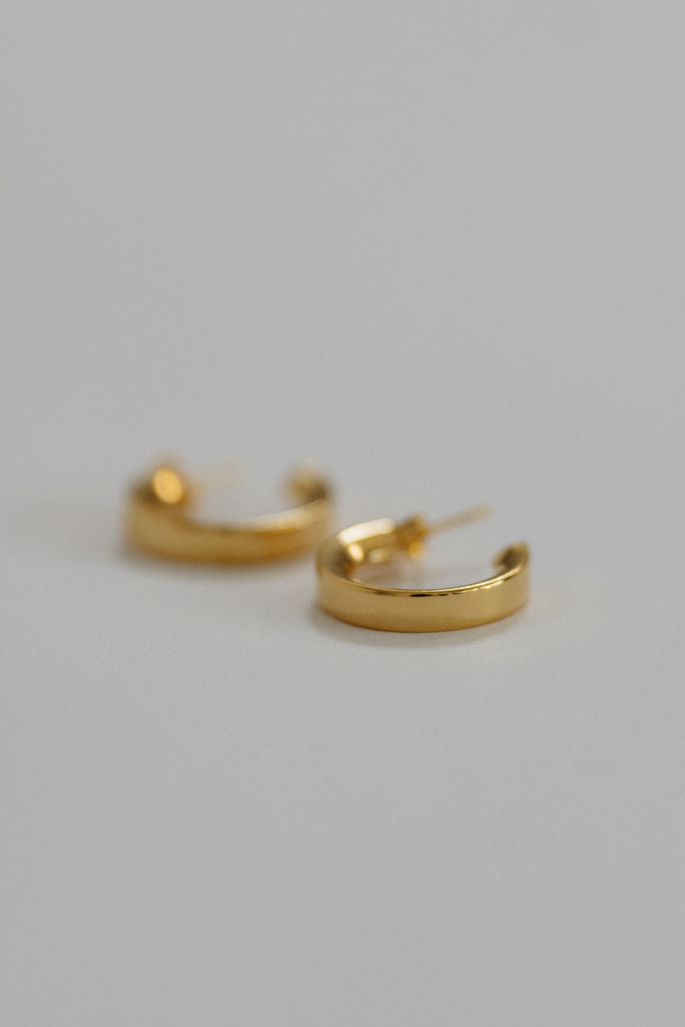 16154_Gold Hoop Earrings