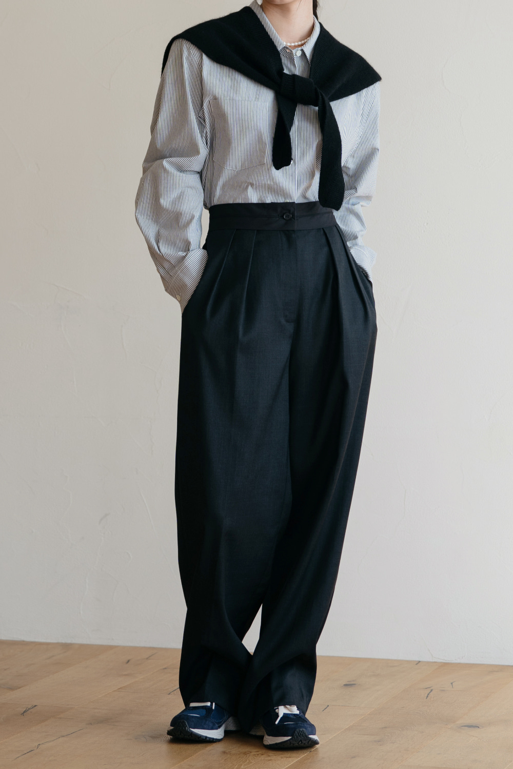 16188_Exterior Waistband Trousers