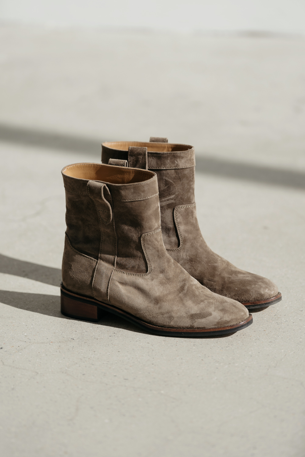 16654_Taupe Suede Boots